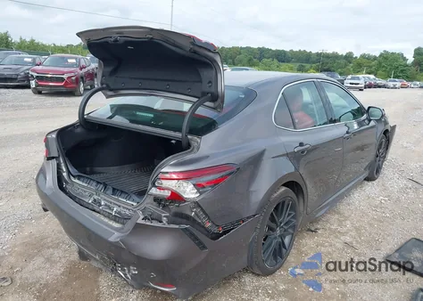 2024 Toyota Camry Hybrid Xse z USA, uszkodzony, nr VIN 4T1K31AK4RU629512